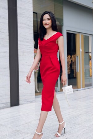 Sixdo Red V-neck Midi Woven Dress