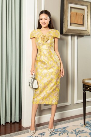 Sixdo Yellow Rose V-neck Midi Brocade Dress