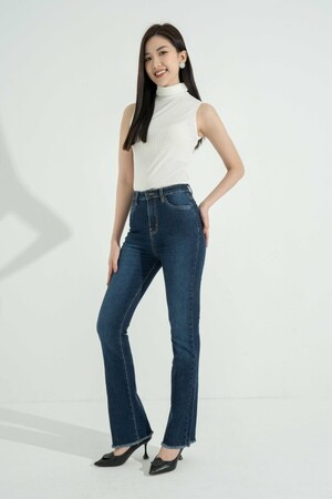 Sixdo Flare Jeans (quần nữ)