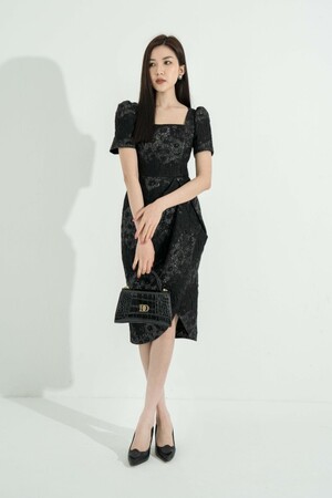 Sixdo Black Puff-sleeve Midi Brocade Dress