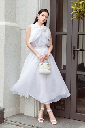 Box Pleated Skirt In White Limited Collection
