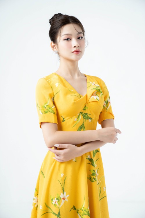 Sixdo Yellow Lily Midi Dress