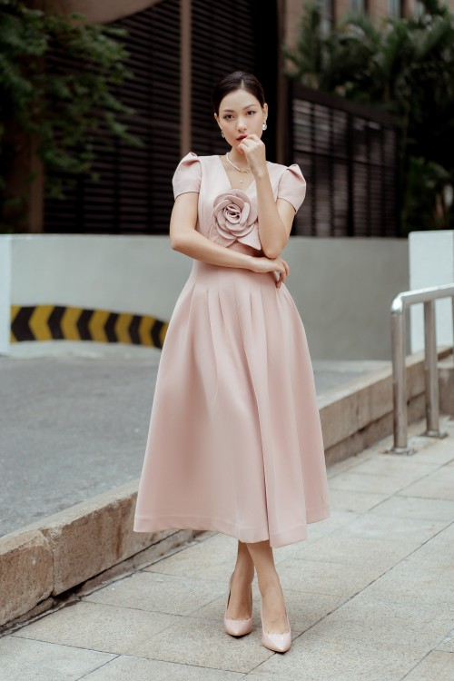 Sixdo Light Pink Midi Woven Dress With Flower