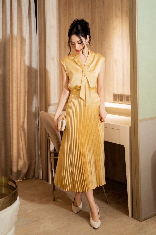 Sixdo Light Yellow Short Sleeves Silk Top (Áo nữ)