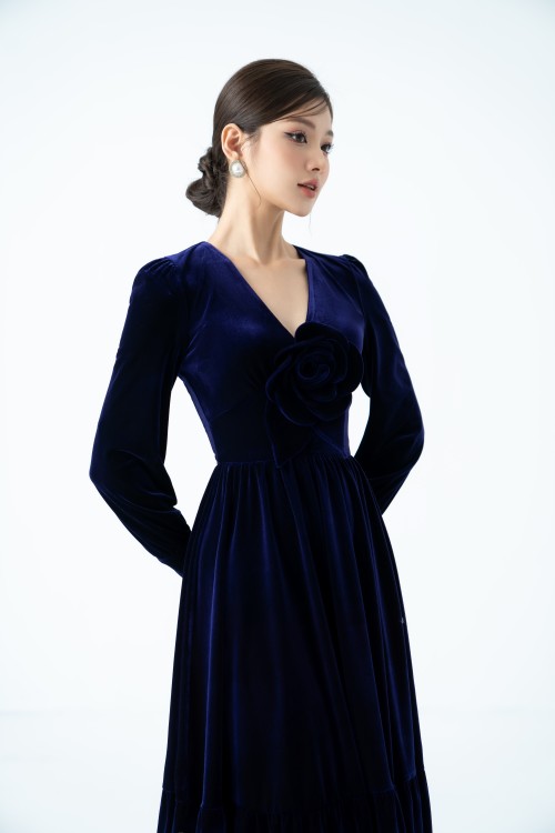 Sixdo V-neck Midi Velvet Dress