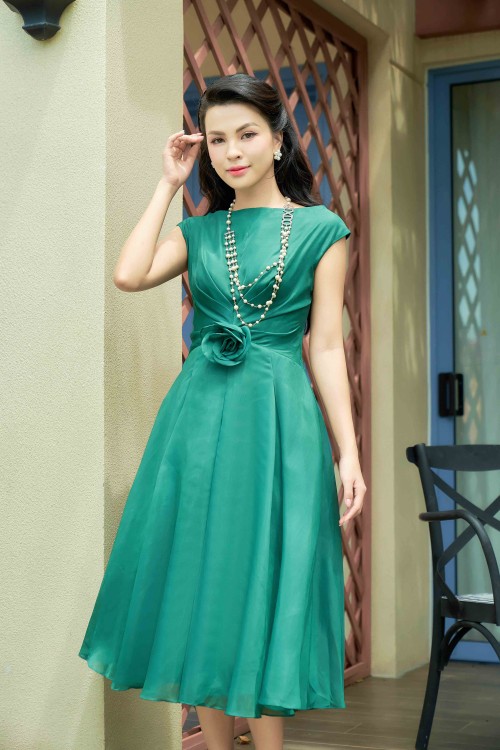 Green Midi Dress With Flower