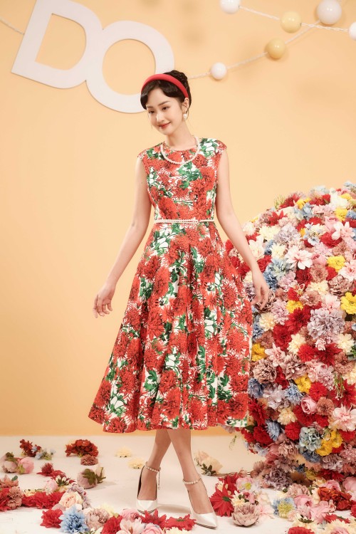 Red Chrysanthemum Sleeveless Midi Dress