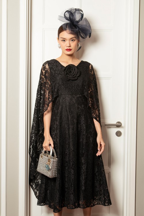 Black V-neck Lace Dress In Deep Collection