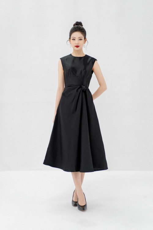 Black Sleeveless Midi Taffeta Dress