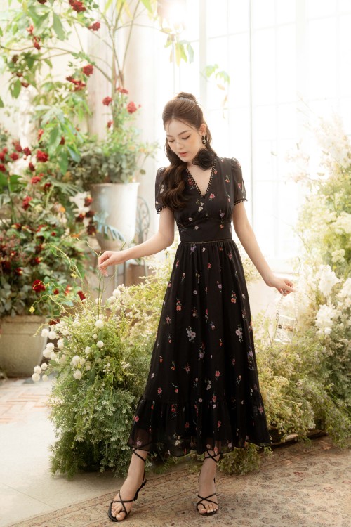 Z-Black Floral V-neck Midi Dress