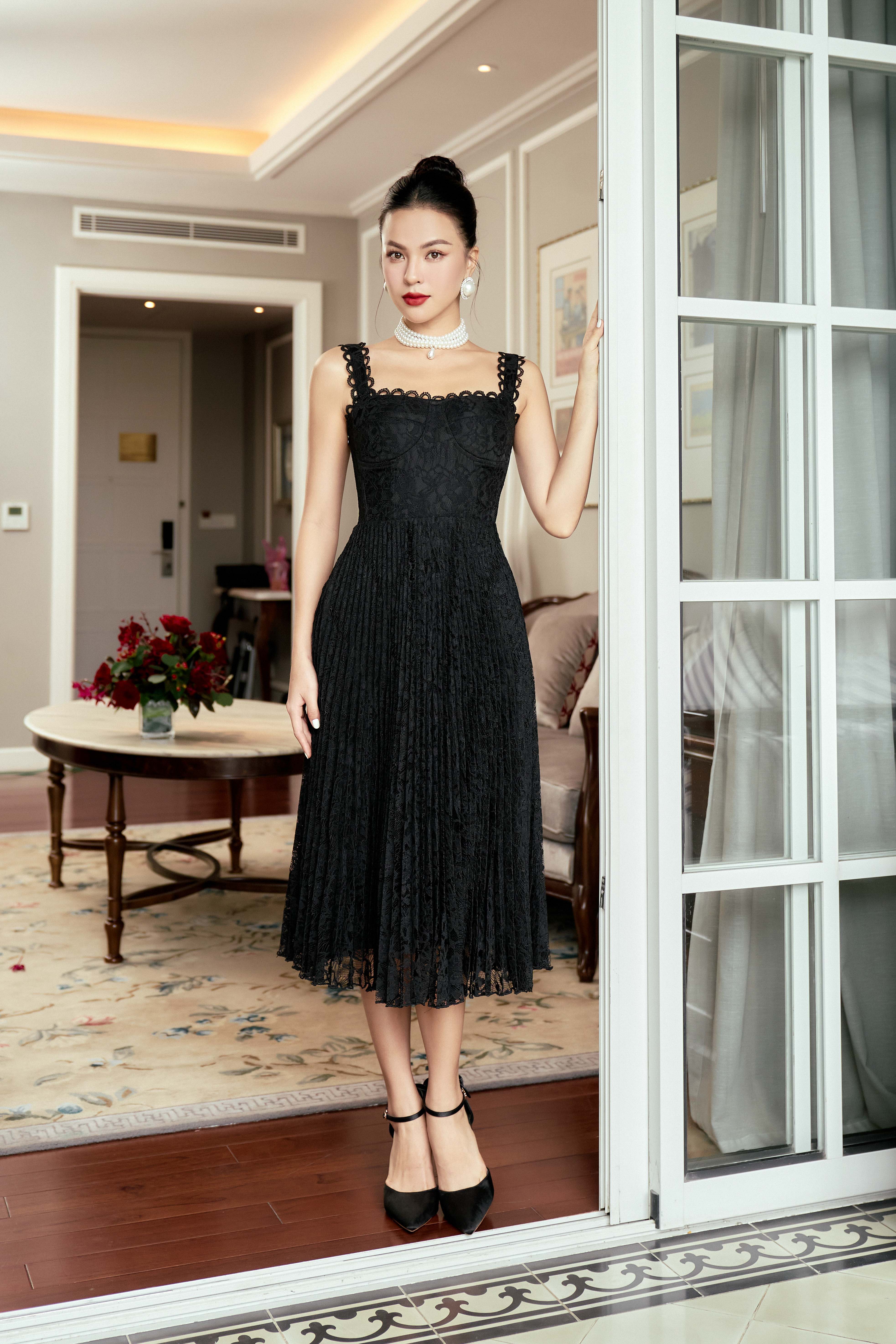 BLACK LACE DRESS | Andrias World