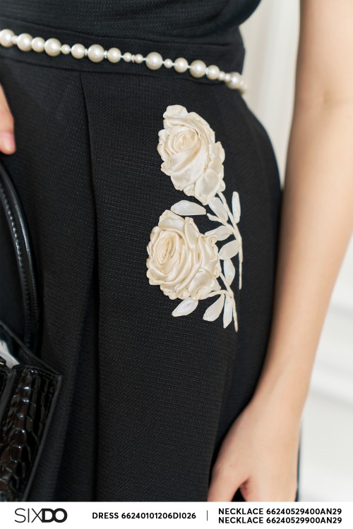 Sixdo Black Flower Embroidery Woven Midi Dress