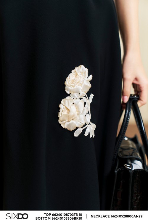 Sixdo Black Flower Embroidery Silk Midi Skirt