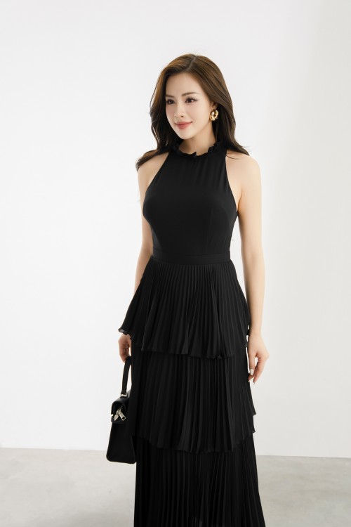 Sixdo Black Pleated Midi Chiffon Dress