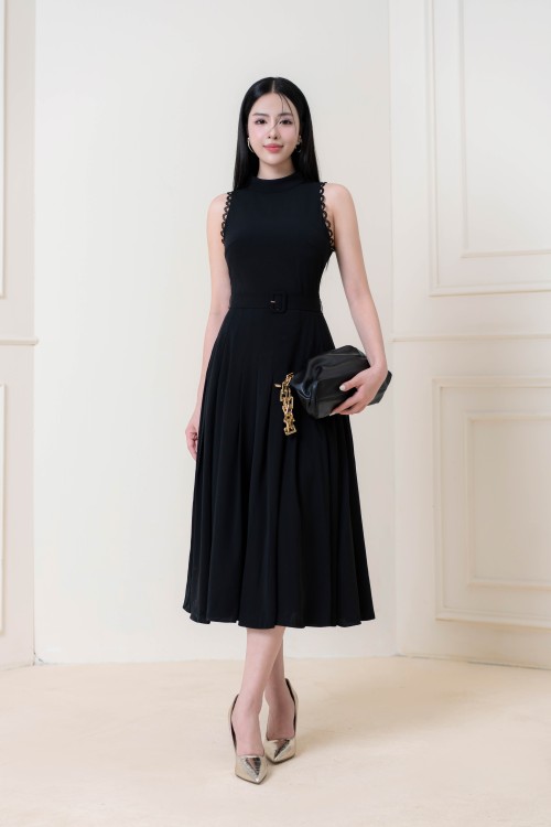 Sixdo Black Pleated Midi Silk Dress