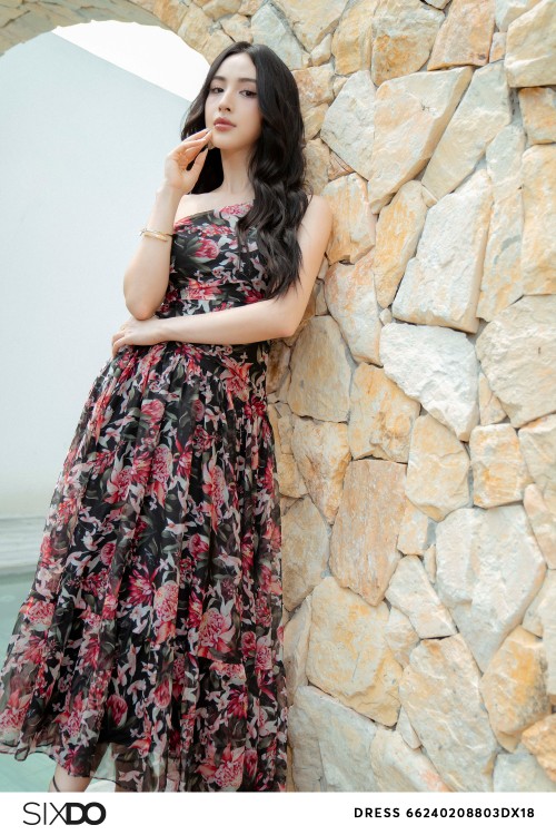 Sixdo Black Floral Voile Maxi Dress