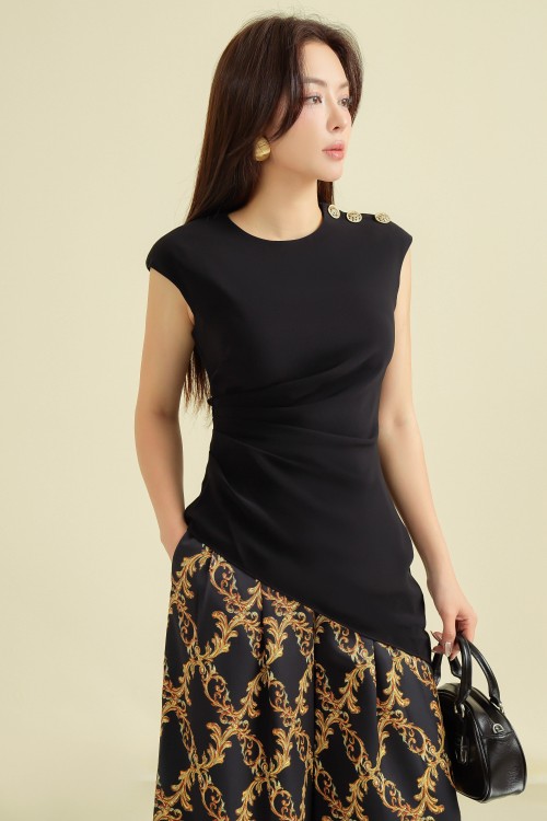 Sixdo Black Round Neck Woven Top