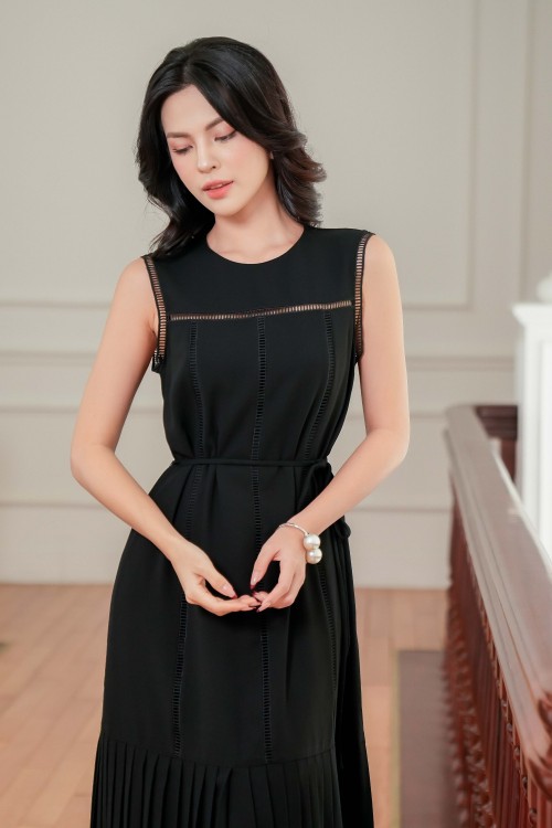 Sixdo Black Woven Flared Dress