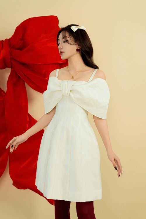 Sixdo Cream Off-shoulder Mini Brocade Dress