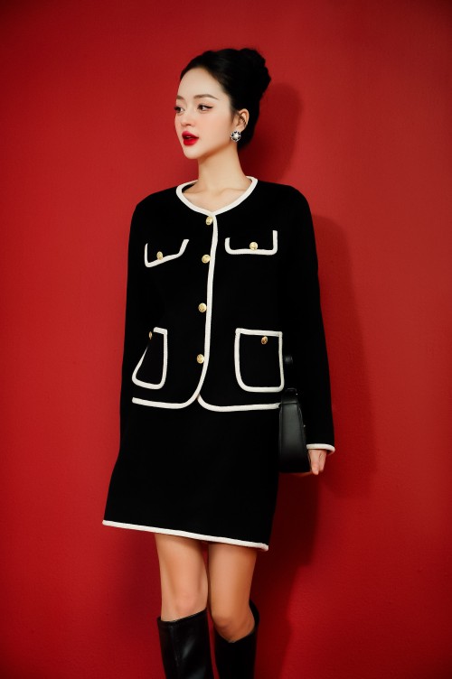 Black Mini Wool Skirt