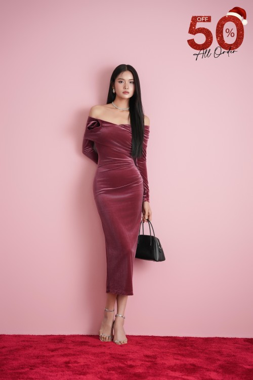 Dusty Rose 3D Flower Velvet Pencil Dress