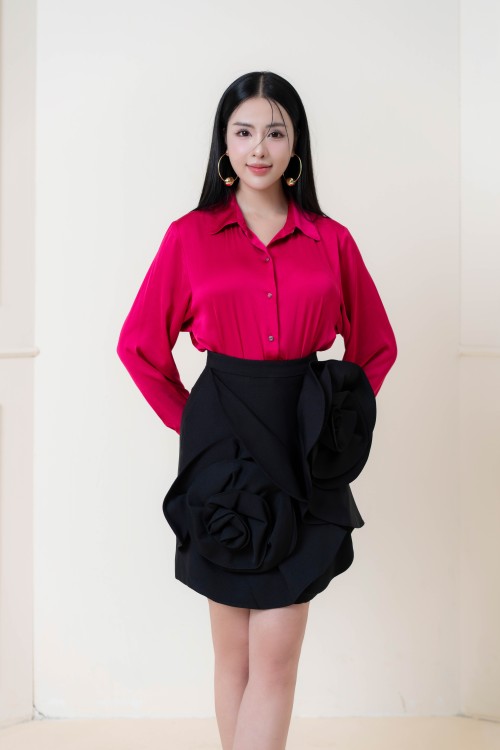 Black Mini Taffeta Skirt With Flower