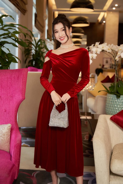 Red Long Sleeves Midi Velvet Dress