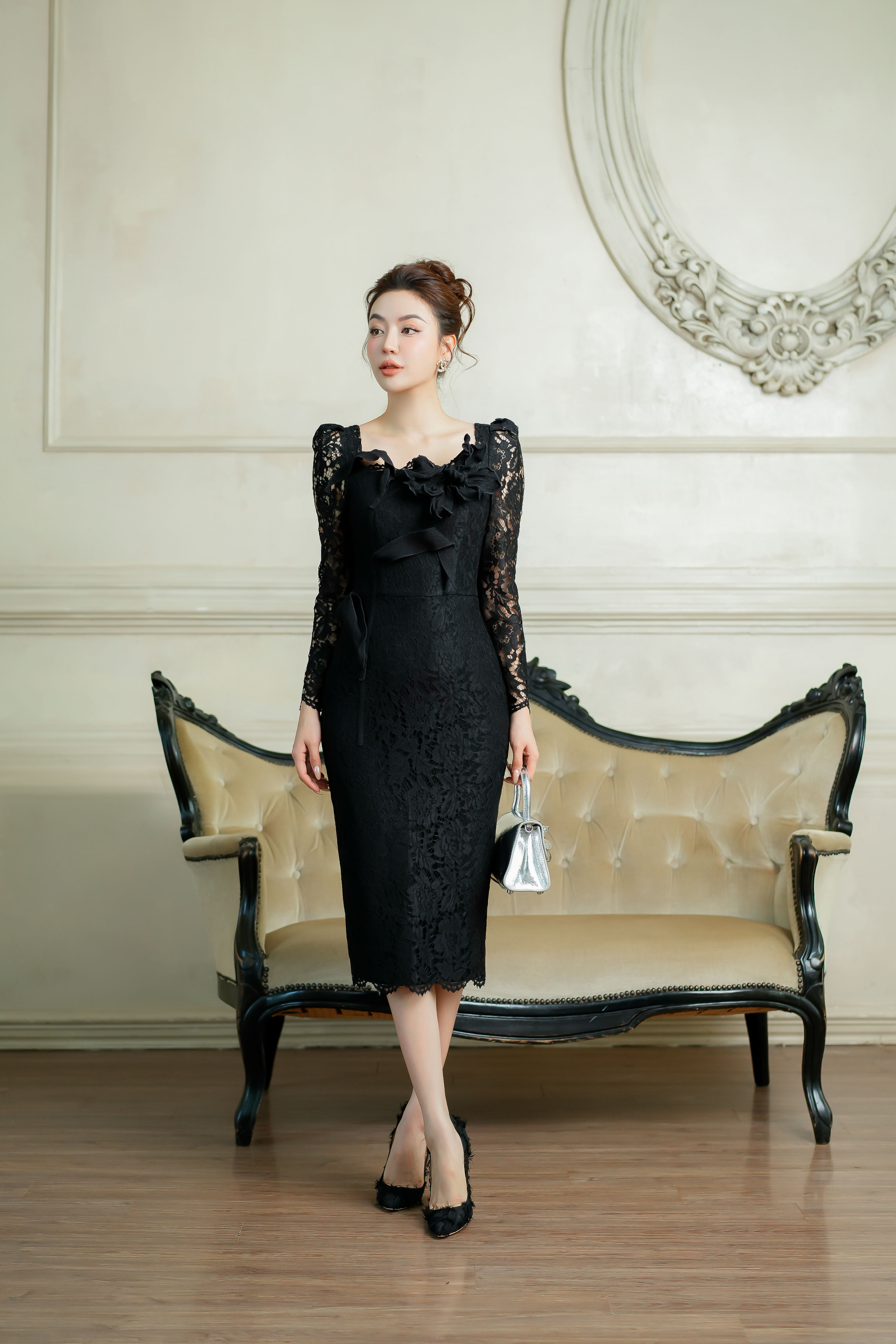 Vy m - Black Floral Midi Lace Dress