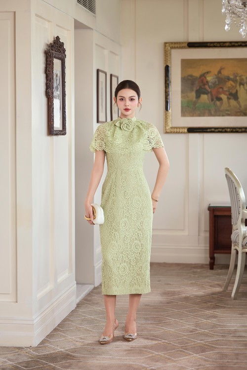 Green nuggets Lace Pencil Dress With Flower
