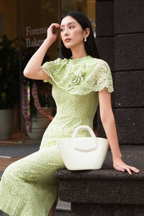 Green nuggets Lace Pencil Dress With Flower