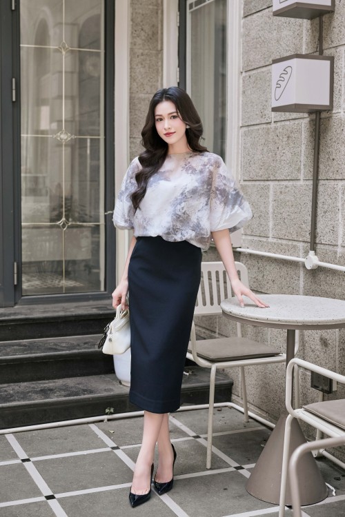 Black Woven Pencil Skirt