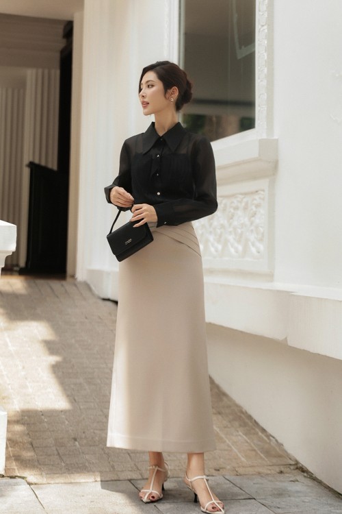 Nude Woven Loose Skirt