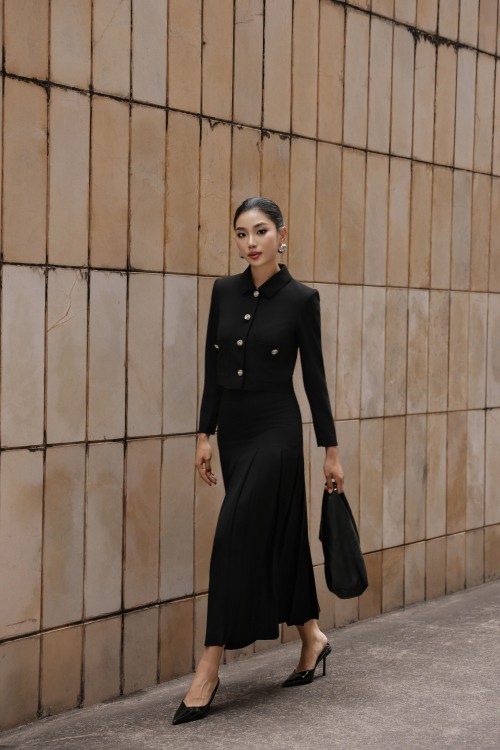 Black Woven Flared Skirt