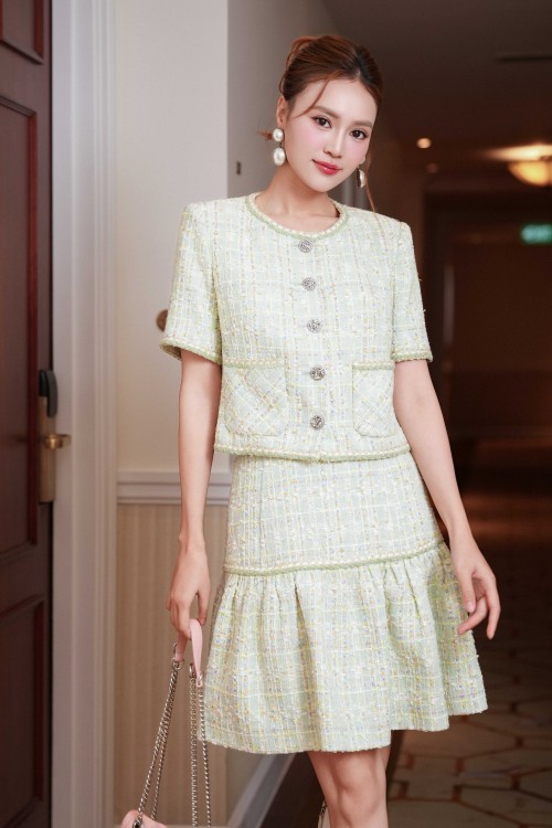 Sixdo Light Green Tweed Mini Skirt