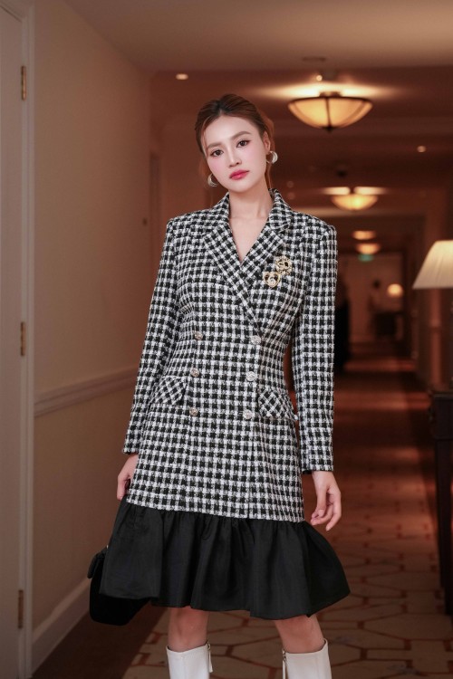 Sixdo White & Black Tweed Flared Dress