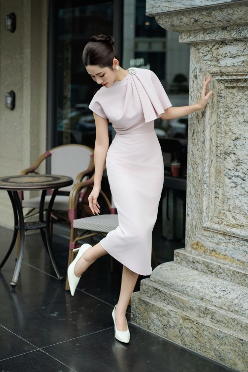 Sixdo Light Pink Woven Pencil Dress