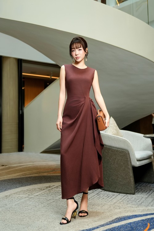 Sixdo Dark Brown Linen Sarong Dress With Flower
