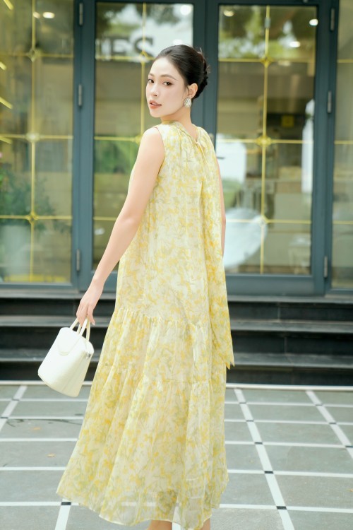 Sixdo Cream Floral Voile Maxi Dress