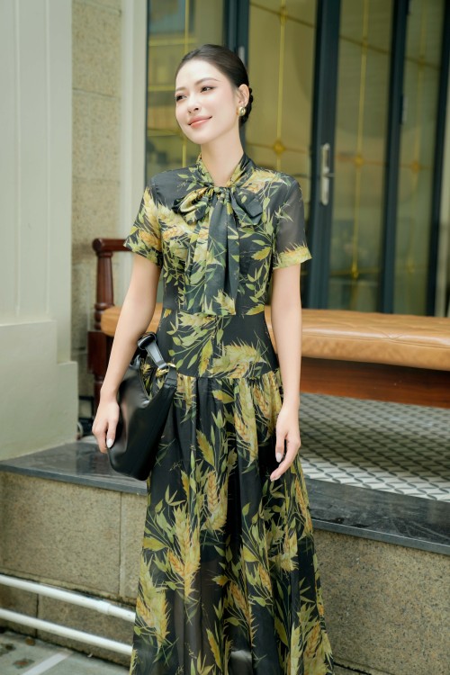 Sixdo Black Floral Organza Flared Dress