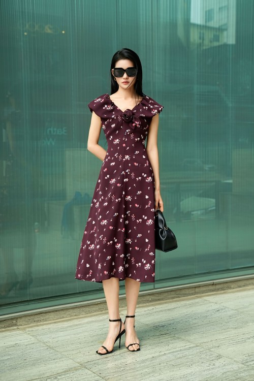 Sixdo Plum Woven Flared Dress With Flower