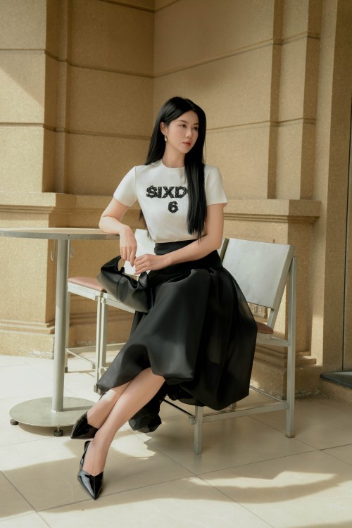 White Sixdo Floral Applique Stretchy Tshirt