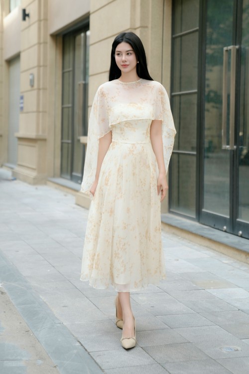 Beige Lace Loose Dress With Flower