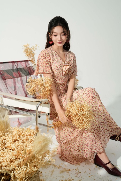 Cream Floral Chiffon Flared Dress With Flower