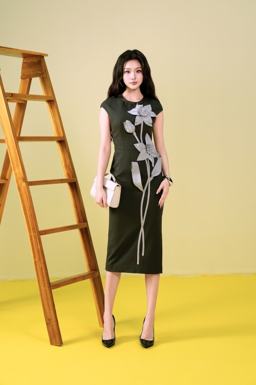 Sandy Black 3D Flower Raw Pencil Dress