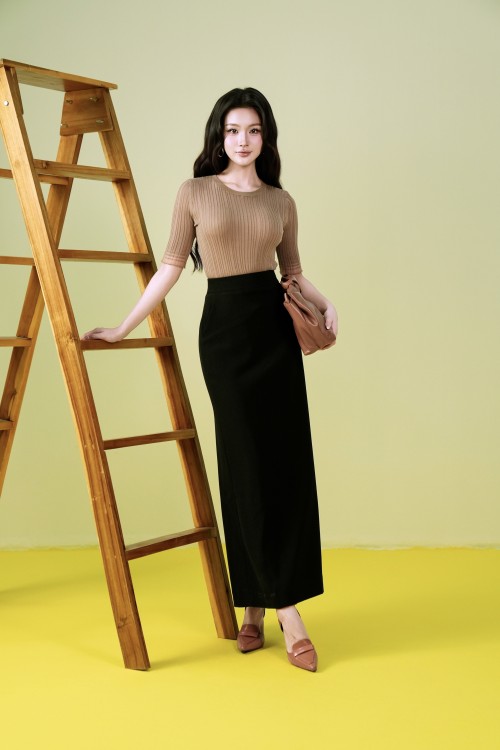 Black Woven Pencil Skirt