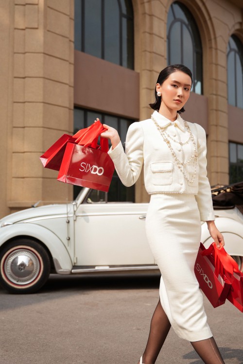 Cream Long Sleeves Tweed Vest