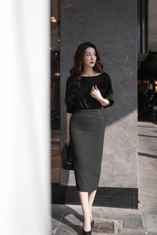 Black Woven Pencil Dress With Flower