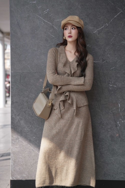 Frill Front Knit Blouse