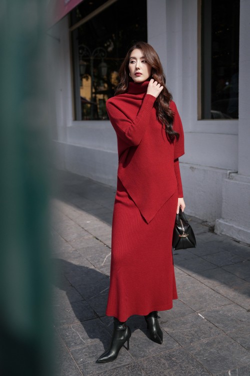 Asymmetric Hem Knit Turtleneck &amp; Skirt