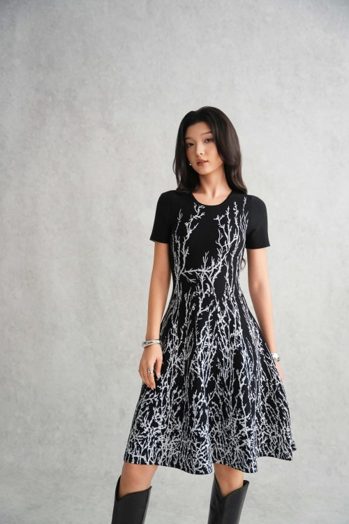 Black White Contrast Knit Flared Dress